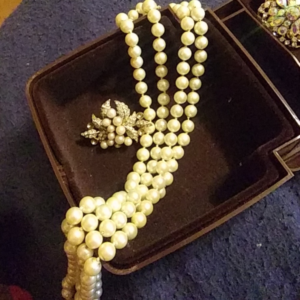 VINTAGE NAPIER'S PEARL BUNDLE